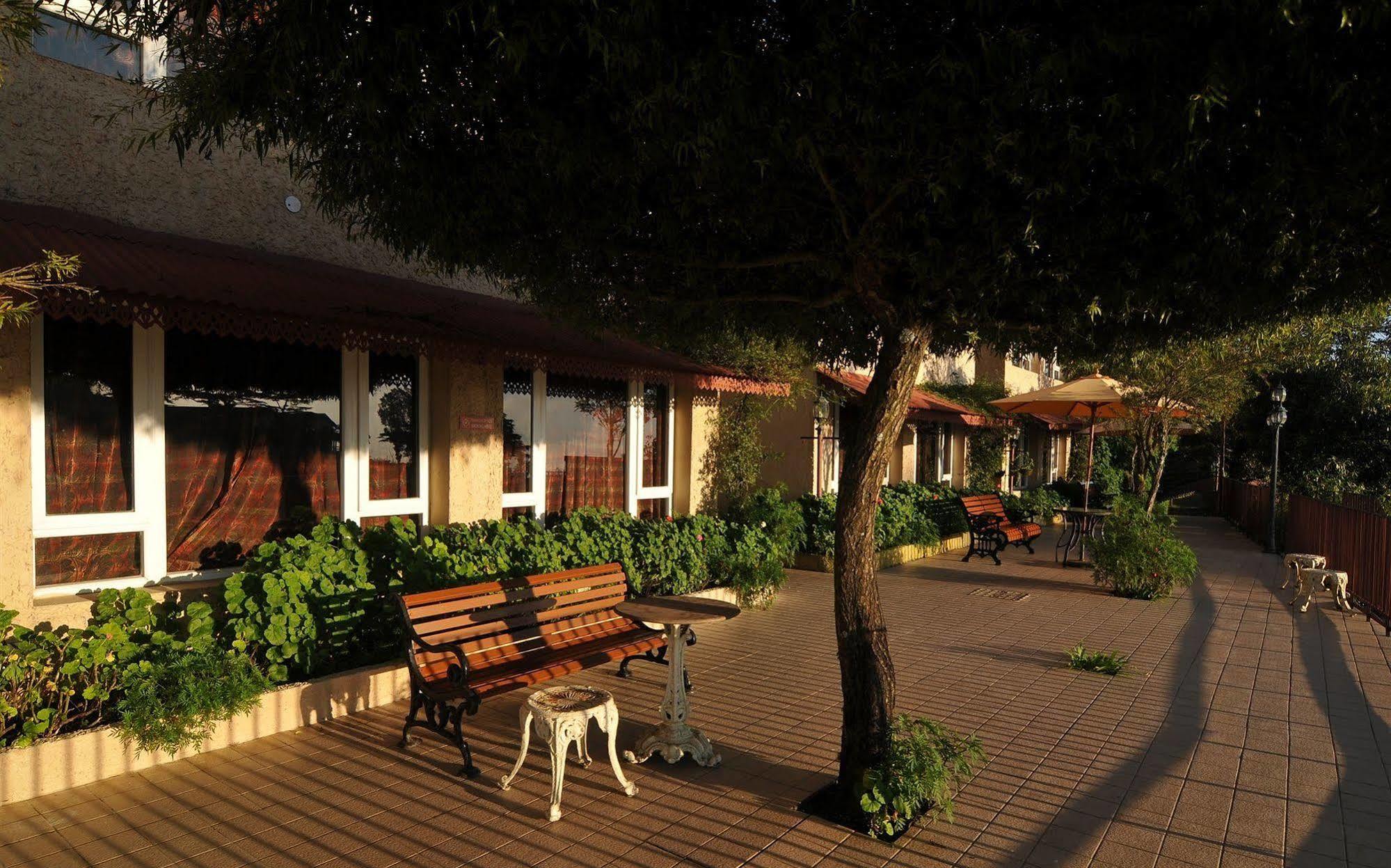 Club Mahindra Mussoorie Exterior foto